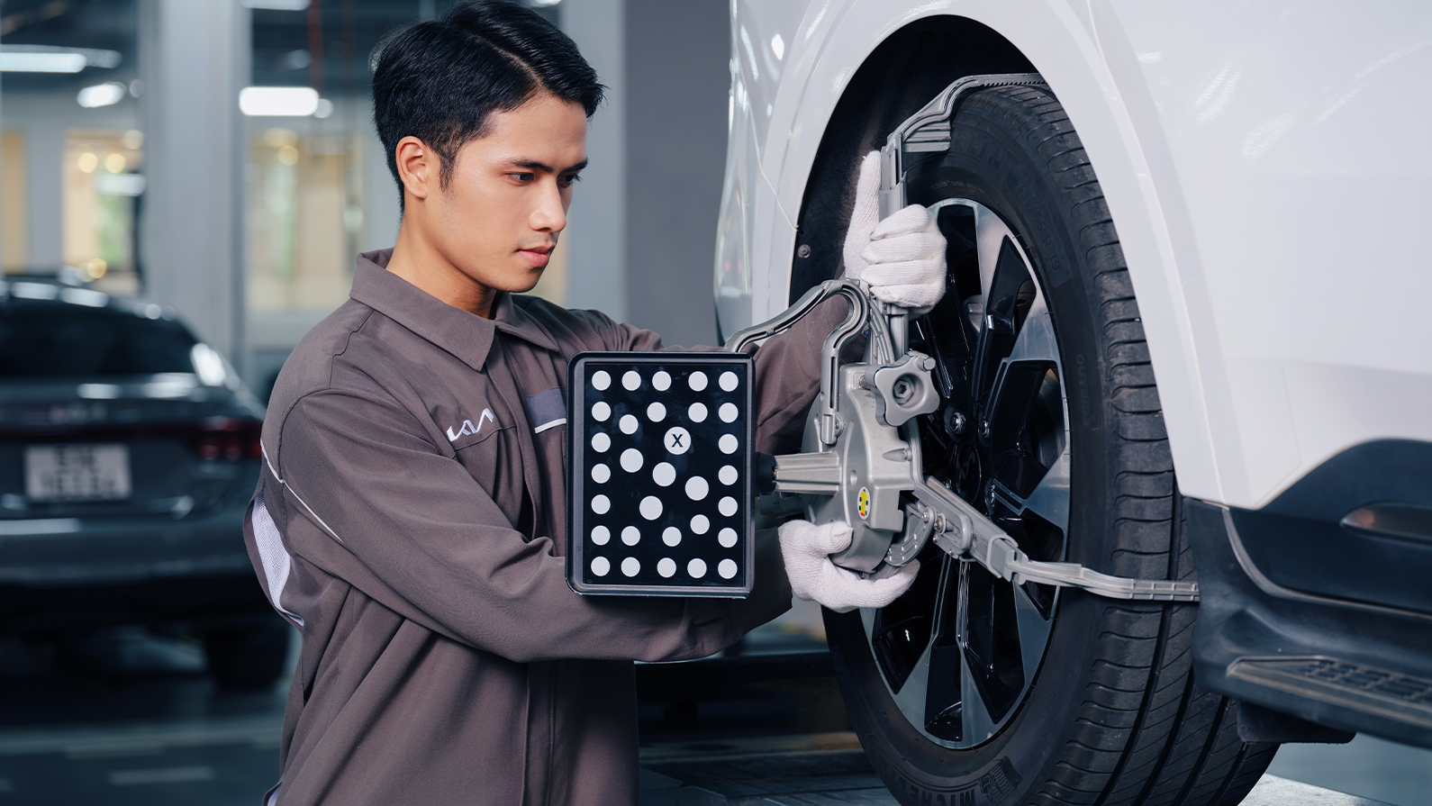 DỊCH VỤ CÂN CHỈNH GÓC ĐẶT BÁNH XE